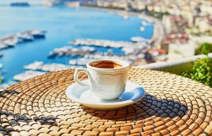 Zdjęcie artykułu blogowego: Kultura picia kawy we Włoszech – jak uniknąć faux-pas na urlopie?